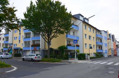 Endenich, großzügige 3-Zi.-Whg. mit Balkon und Gartenmitbenutzung
