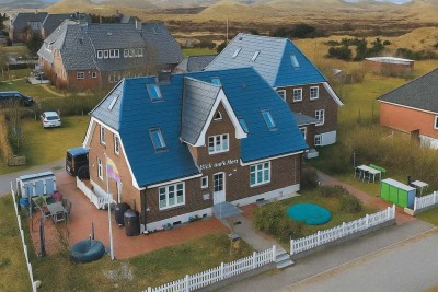 Amrum – Strandnahes Renditeobjekt mit 7 Ferienwohnungen & Eigentümerhaus