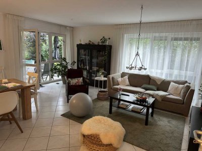 Stilvolle 2-Zimmer-Erdgeschosswohnung mit geh. Innenausstattung mit Balkon und EBK