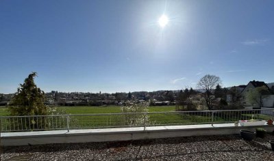 Stilvoll wohnen in Gotha-Siebleben: Helle 3-Zimmer-Wohnung mit großer Dachterrasse und Balkon