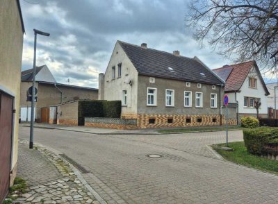 Geräumiges EFH 112m² WF, 6 Zimmer, 506m² Grundstück. Keller. Doppelgarage, Fernwärmeanschluss