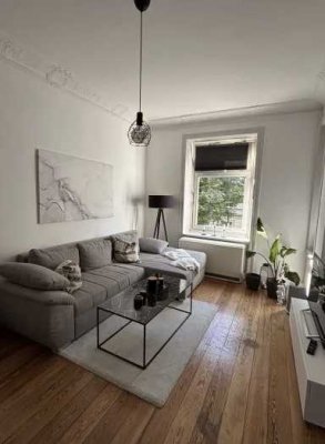 Zwischenmiete: Charmante und möblierte 2,5-Zimmer Altbauwohnung in Winterhude (01.11.25.-31.05.26)