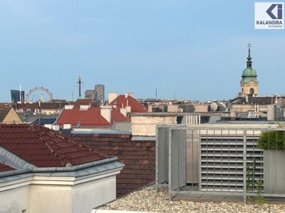 DACHGESCHOßWOHNUNG im renovierten STILHAUS // ROOF-TOP APARTMENT in renovated CLASSIC STYLE BUILDING