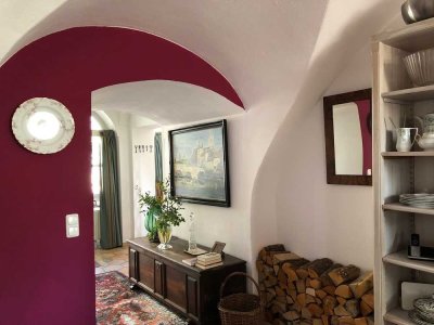 Frei - Historische Schlosswohnung mit Gartenterrasse und Stellplatz