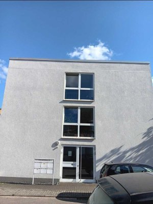 Gepflegte vermietete 2 ZKB Wohnung mit Stellplatz als Anlageobjekt zu verkaufen