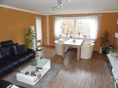 Modernisierte 3-Zimmer-Wohnung mit Balkon/Loggia in Neuss