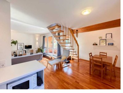 Schöne 2-Zimmer-Maisonette-Wohnung mit Balkon (FREI 01.09.2025 - 15.03.2026)