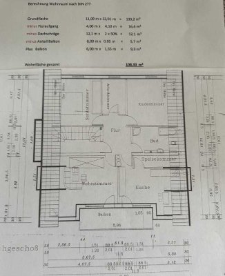 Freundliche und sanierte 4-Zimmer-Dachgeschosswohnung mit Einbauküche und großen Balkon