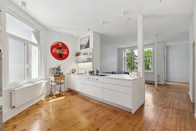 Stilvoller Altbaucharme trifft moderne Wohnqualität – Exklusive 3-Zimmer-Wohnung
