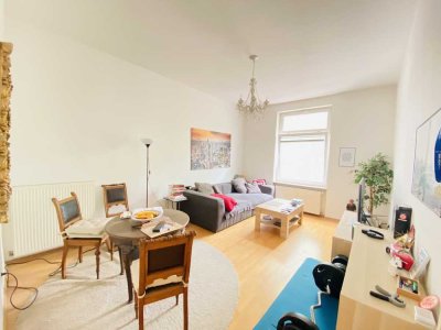 NEU*gemütliche 3-Zimmer-Altbau-Wohnung*nahe Schweizer Platz*inkl. EBK*Toplage
