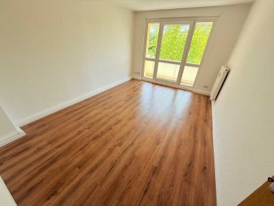 **Besichtigung: So., 13.07.25 um 12:30 Uhr** Drei-Raum-Wohnung in Brandenburg a.d.H.!