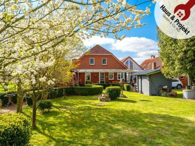 Gepflegtes Zweifamilienhaus in Alleinlage mit wunderschönem Garten
