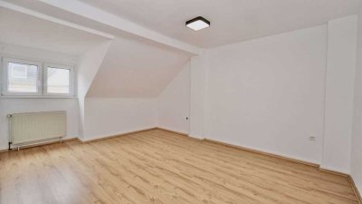 Freie 2,5 Zimmer DG-Wohnung mit Garage in Wanne-Eickel (6,57 % Rendite)
