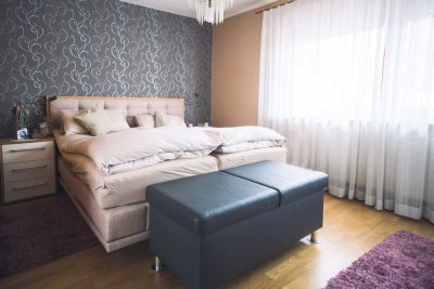 Top 3-Zimmer ETW mit Balkon, Garage geräumiger Werkstatt und Gartenanteil