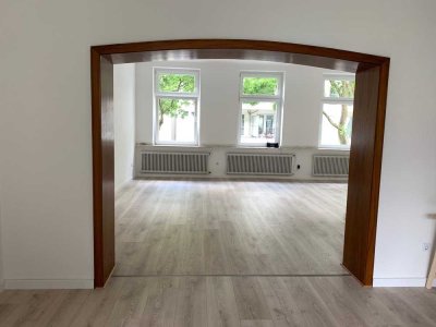 Frisch renoviert & viel Platz: Großzügige Altbau-Maisonette in Mülheim Altstadt II
