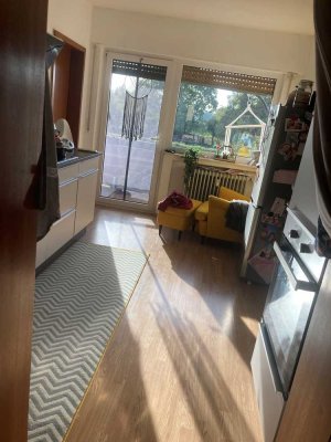 4 Zimmer, Küche, Bad, Gäste-WC, Balkon, 95 qm