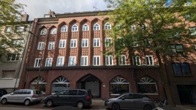Erstbezug nach Sanierung mit Einbauküche: Geschmackvolle 3-Raum-DG-Wohnung in Aachen