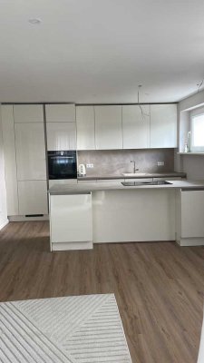 Helle 2,5-Zimmer-Wohnung mit Südwest-Balkon & hochwertiger Einbauküche