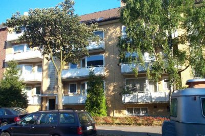 Sehr schöne 2 Zi.-Dachgeschoss-Whg, großer Süd-Balkon, ruhige Lage, nähe Horner Rennbahn