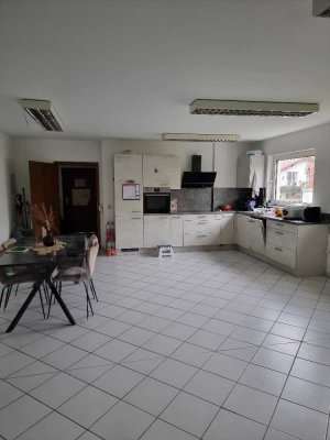 Schöne, großzügige Wohnung mit großem Balkon in bester Villenlage von Schwalbach (Altschwalbach)