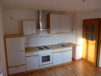 Gepflegte 2,5-Raum-Wohnung mit Balkon und Einbauküche in Stephanskirchen
