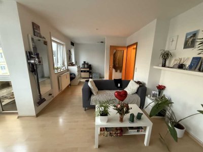 Helle 1,5 Zimmer mit Erker im Zentrum Königsbrunns
