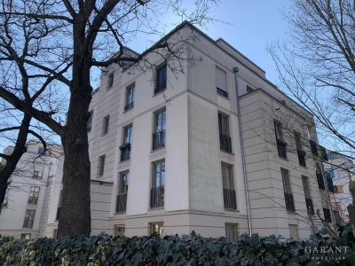 *** Exklusive Penthouse-Wohnung mit großer Dachterrasse und zwei Tiefgaragenstellplätzen ***