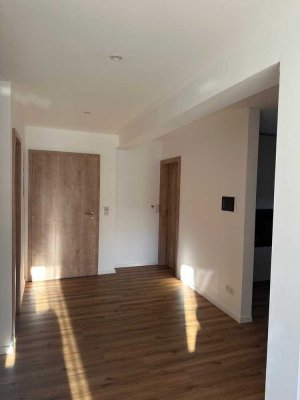 Erstbezug mit Balkon: Schöne 2-Raum-Dachgeschosswohnung mit gehobener Innenausstattung in Eisighofen
