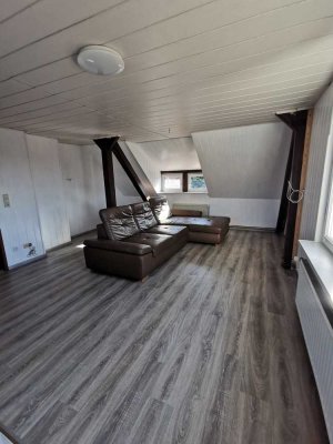 Attraktive und gepflegte 4-Zimmer-Dachgeschosswohnung in Ribbensdorf
