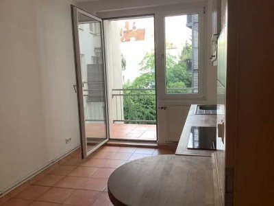 Gemütliche,  3-Zimmer-Wohnung mit Balkon und EBK in Hannover