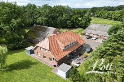 +++ Resthof mit 6.757 m² gr. Grdst., kernsaniertem ZFH und 3 großen Nebengeb. bei Barßel!+++