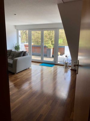 Vermietete schöne helle 2-Zimmer-Dachgeschosswohnung mit Balkon und Einbauküche in Remscheid