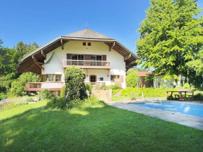 Einmalige Gelegenheit! Extravagante Villa umgeben von Natur und direkter Lage an der Traun