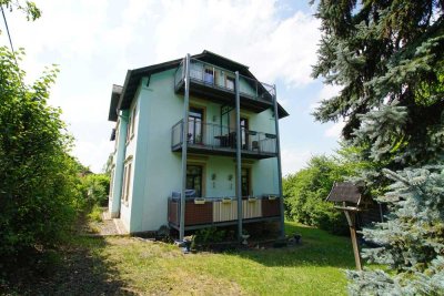 ZWEIRAUMWOHNUNG MIT BALKON - DERZEIT IN RENOVIERUNG (Fußböden, Decken, Wände)
