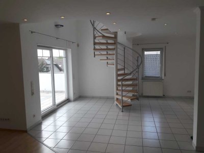 Sehr Schöne  helle 4-Zimmer Maisonette-Wohnung mit Balkon in Dielheim