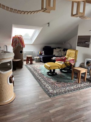 Für Katzenfreunde: 3-Zimmer-Dachgeschoßwohnung mit Balkon und EBK in Isny im Allgäu