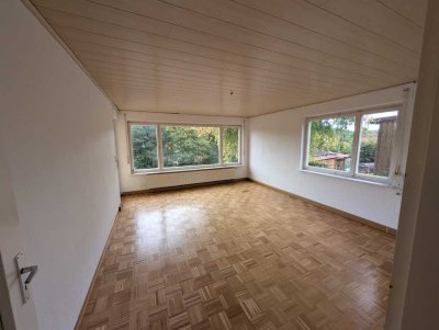 Lichtdurchflutete, gut geschnittene 4-Zimmer-Whg. mit Balkon u. Gartenanteil in Fornsbach