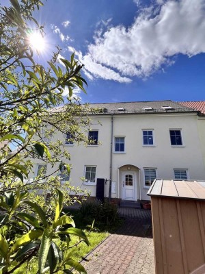 schöne Dachgeschoss-Wohnung im Grünen