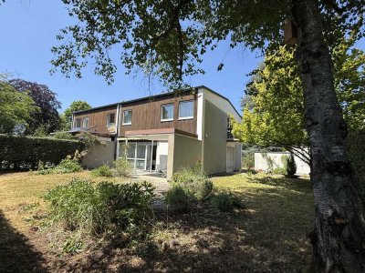 Ihr Familienglück: Charmante, gepflegte DHH mit großem Garten und schönem Grundriss