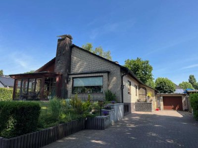 Lust auf Umbau? Vollunterkellertes 5-Zimmer-Haus mit Wintergarten