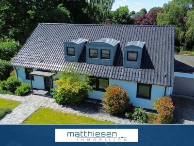Repräsentatives Ein- bis Zweifamilienhaus mit großem Garten und Wellnessbereich