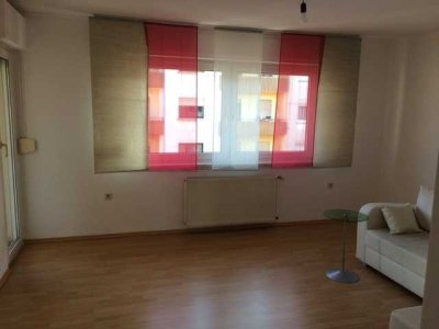 2-Zimmer-Wohnung/WG mit 2 Balkons