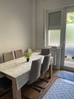 Modernisierte 2-Raum-EG-Wohnung mit Balkon in Essen-Herwarthstraße