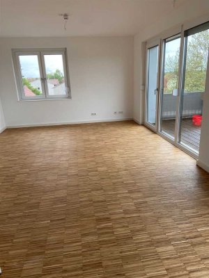 Maisach – TOP Lage sehr schöne, helle 2 Zimmer Penthouse Wohnung ca. 81m² Terrasse Aufzug Parkett