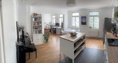Möblierte, stilvolle, modernisierte 2,5-Zimmer-Wohnung in Altstadt Leonberg ALL INCLUSIVE