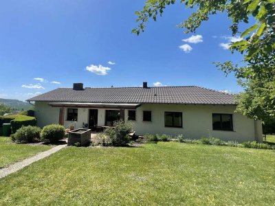 Landhausbungalow in herrlicher Naturlage am Orts-und Waldrand von Büdingen!