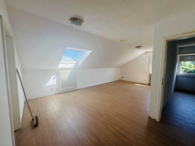 Sanierte Wohnung mit moderner Klimaanlage, Wasserentkalkungsanlage und Top Lage