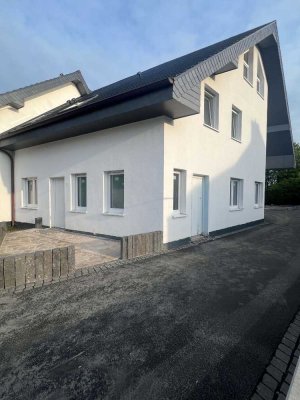 Reihenmittelhaus über drei Etagen mit eigenem Garten