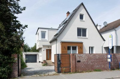 *MK IMMOBILIEN* Kernsaniert und energieeffizient!  Einfamilienhaus mit Charme in Riedstadt-Goddelau!