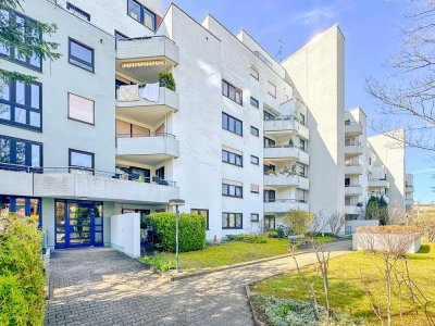 MODERN UND SANIERT
- helle 3-Zimmer-EG-Wohnung mit Balkon, Terrasse und Kfz.-Stellplatz (vermietet)